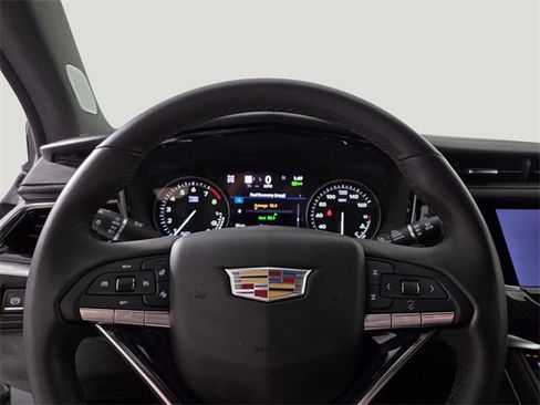 Used 2024 Cadillac XT6 Premium Luxury w/ Technology Package image 10