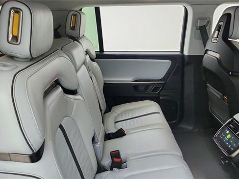 Used 2024 Rivian R1S Adventure image 26