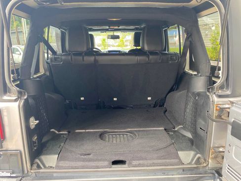 Used 2018 Jeep Wrangler Unlimited Sport AWD/4WD image 28