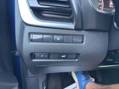 Used 2021 Nissan Rogue SV w/ Premium Package image 29