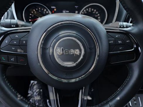 Used 2018 Jeep Compass Latitude w/ Popular Equipment Group FWD image 21