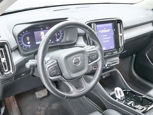 Certified 2024 Volvo XC40 B5 Plus w/ Climate Package image 13