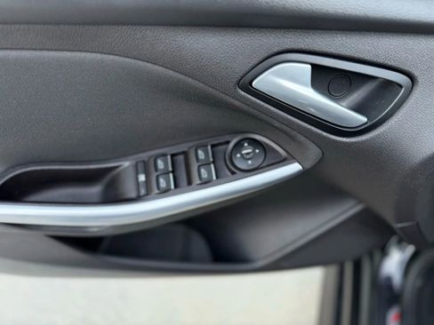 Used 2013 Ford Focus ST image 18