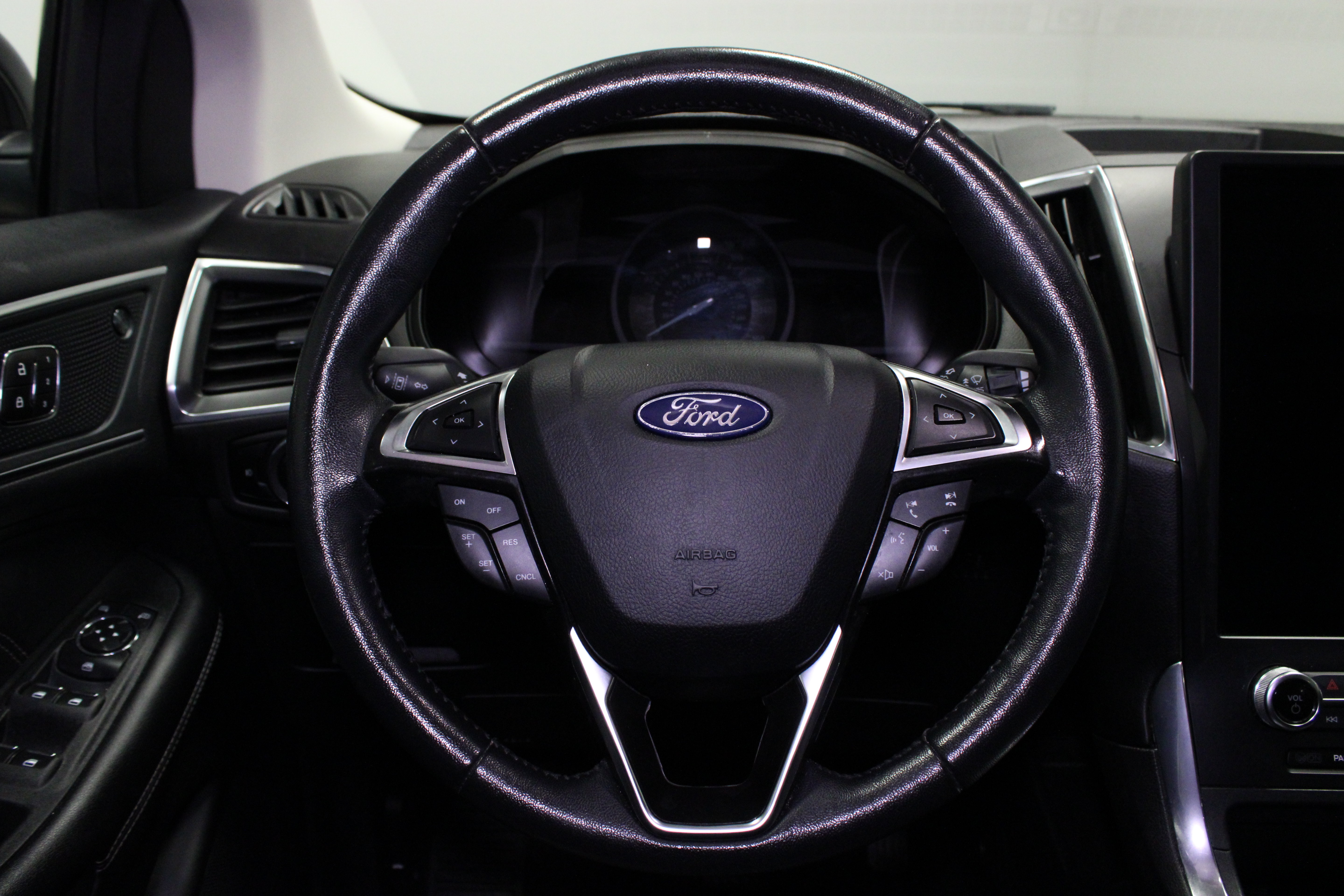 Used 2024 Ford Edge Titanium AWD/4WD image 21