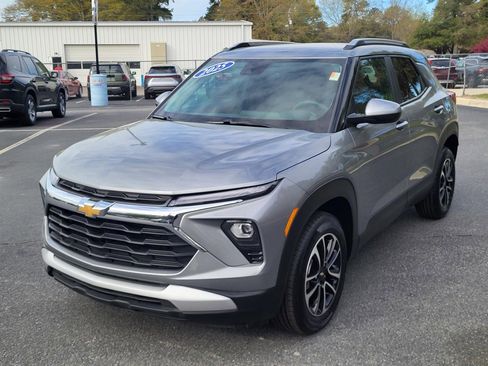 Used 2025 Chevrolet TrailBlazer LT image 6