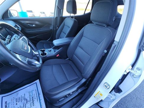 Used 2024 GMC Terrain SLE w/ Driver Convenience Package image 11