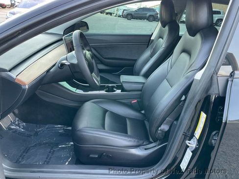 Used 2020 Tesla Model 3 Standard Range Plus image 9