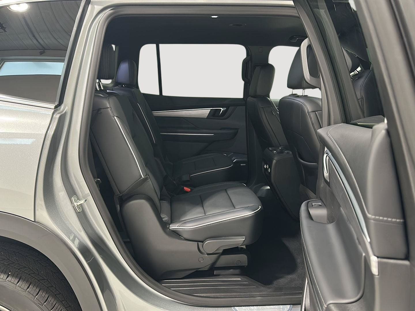 Used 2026 Buick Enclave Preferred AWD/4WD image 24