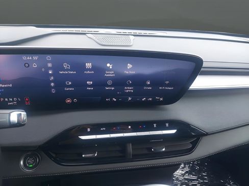 Used 2025 Buick Enclave Preferred image 16