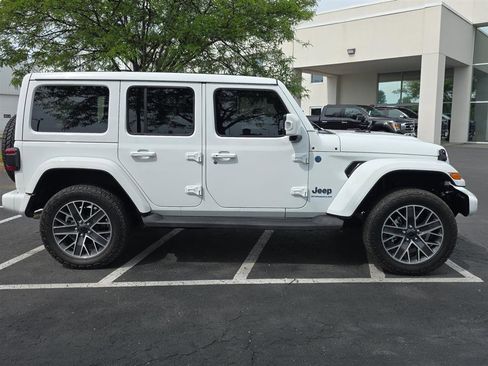 Used 2024 Jeep Wrangler High Altitude AWD/4WD image 6