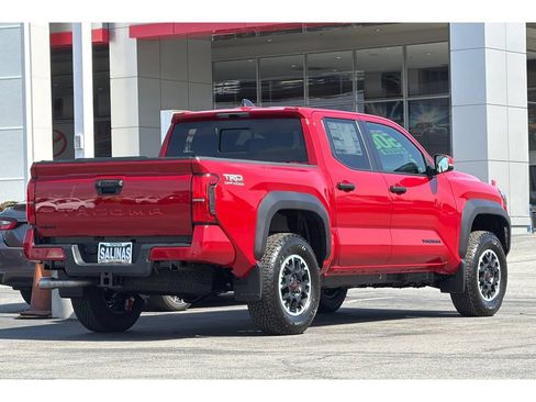 Used 2026 Toyota Tacoma TRD Off-Road w/ TRD Off Road Upgrade Package AWD/4WD image 4