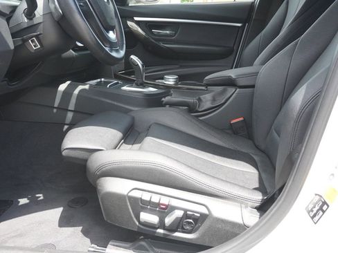 Used 2018 BMW 330i xDrive Sedan AWD/4WD image 25