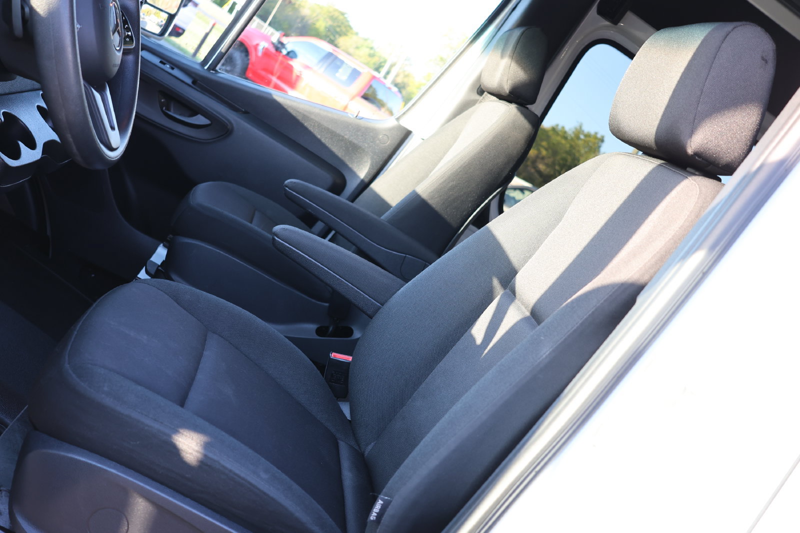Used 2024 Mercedes-Benz Sprinter 2500 image 9