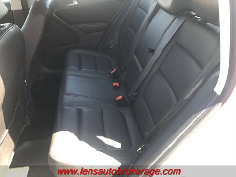Used 2016 Volkswagen Tiguan S image 16