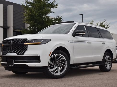 New 2026 Lincoln Navigator Reserve AWD/4WD image 1