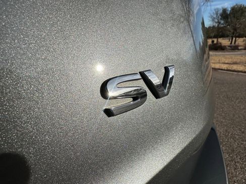 Used 2022 Nissan Rogue SV image 13