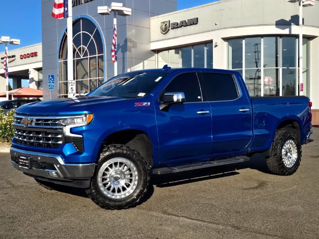 Used 2023 Chevrolet Silverado 1500 LTZ w/ LTZ Premium Package AWD/4WD image 3
