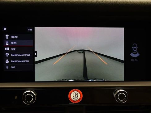 Used 2025 Porsche Macan image 25