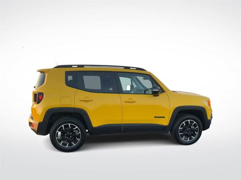 Used 2023 Jeep Renegade Latitude image 9
