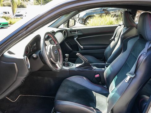 Used 2015 Subaru BRZ Limited w/ Popular Package #1B RWD image 17