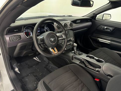 Used 2017 Ford Mustang Coupe image 11