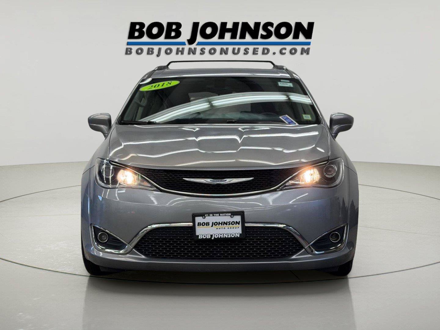 Used 2018 Chrysler Pacifica Touring-L FWD image 4