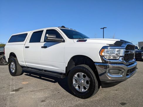 Used 2021 RAM 2500 Tradesman w/ Chrome Appearance Group image 16