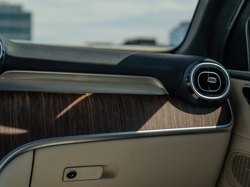 Certified 2026 Mercedes-Benz GLC 300 4MATIC image 23