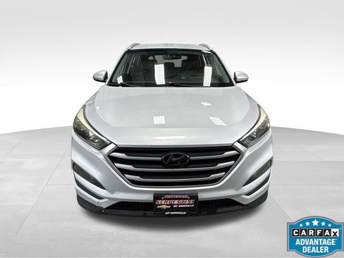 Used 2017 Hyundai Tucson SE Plus AWD/4WD image 2