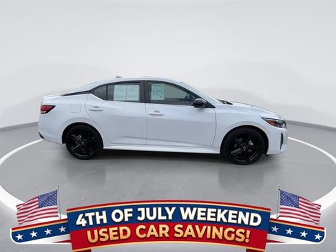 Used 2024 Nissan Sentra SR FWD image 9