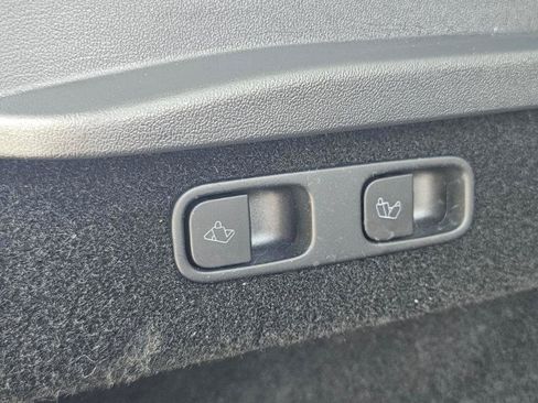 Used 2024 Tesla Model Y Long Range RWD image 69
