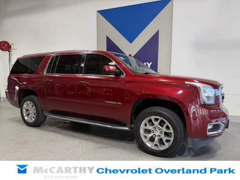 Used 2017 GMC Yukon XL SLE w/ SLE Value Package RWD image 3