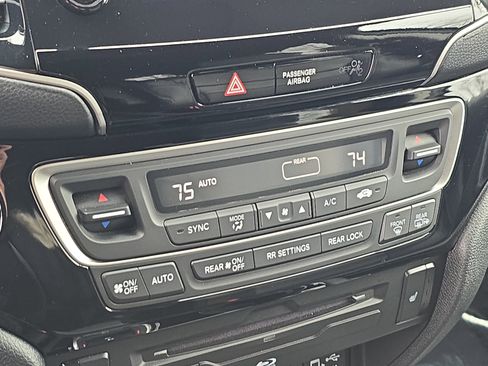 Certified 2022 Honda Pilot Touring image 25