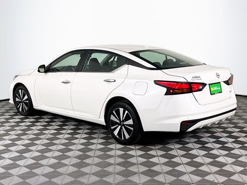 Used 2022 Nissan Altima 2.5 SV AWD/4WD image 6