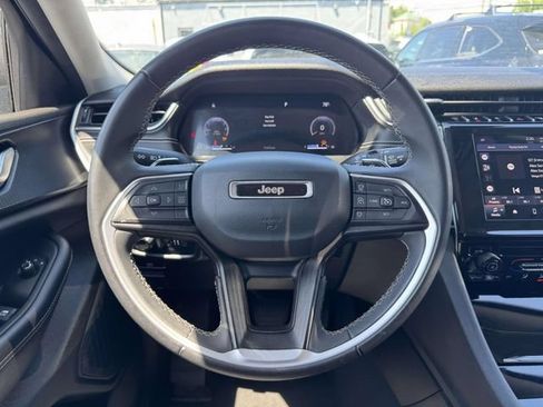 Used 2023 Jeep Grand Cherokee L Laredo RWD image 18