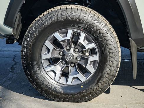 Used 2023 Toyota Tacoma TRD Off-Road image 10