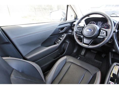 Certified 2024 Subaru Crosstrek 2.5i Limited w/ Crosstrek Mirror Package image 8