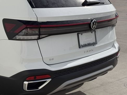 Used 2025 Volkswagen Taos SE image 8