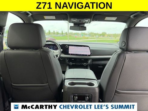 Used 2025 Chevrolet Suburban Z71 AWD/4WD image 43