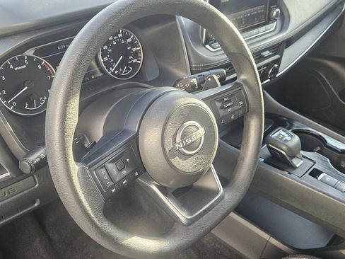 Used 2024 Nissan Rogue S AWD/4WD image 16