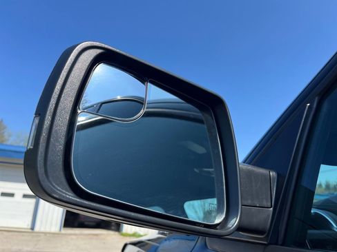 Used 2024 RAM 1500 Laramie AWD/4WD image 11