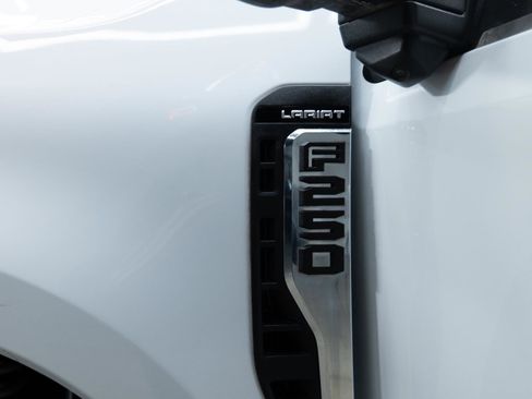 Used 2024 Ford F250 Lariat image 19