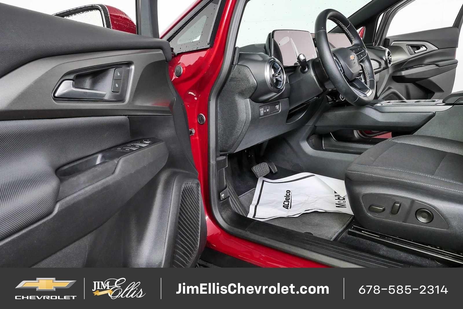 Certified 2026 Chevrolet Equinox EV LT w/ Comfort Package FWD image 8