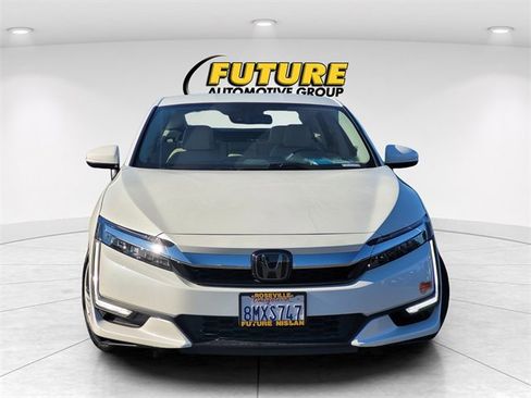 Used 2019 Honda Clarity Plug-In Hybrid image 2