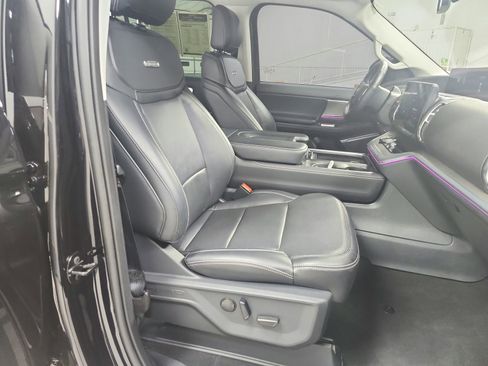 Used 2025 Ford Expedition Max Platinum AWD/4WD image 40
