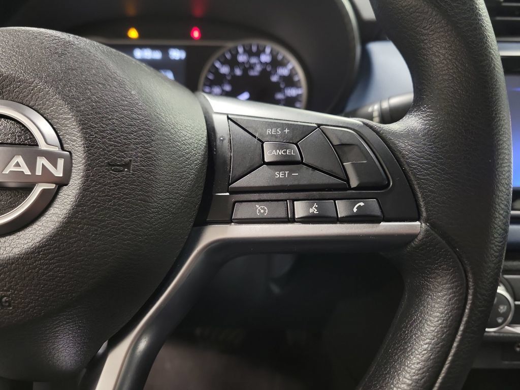 Used 2025 Nissan Versa SV FWD image 21