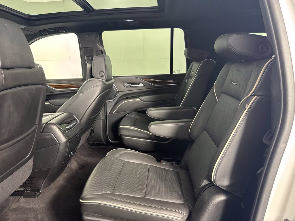 Used 2024 Cadillac Escalade ESV Premium Luxury AWD/4WD image 26
