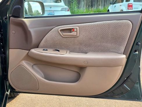 Used 2000 Toyota Camry LE FWD image 33