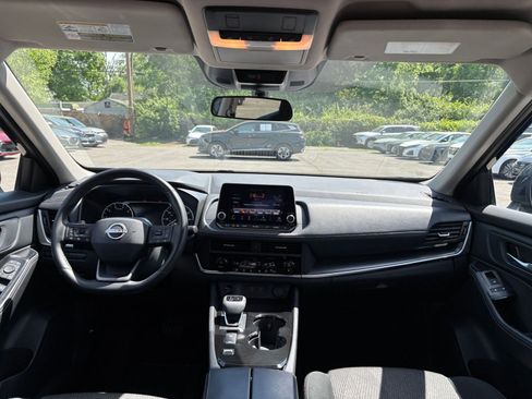 Used 2025 Nissan Rogue SV image 35