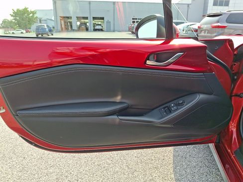 Certified 2021 MAZDA MX-5 Miata Grand Touring RWD image 16